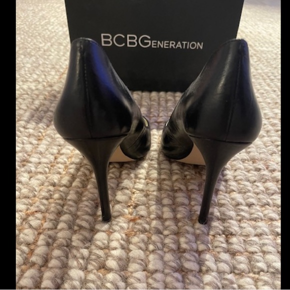 BCBG Treasure black pointed toe pumps - Picture 4 of 14